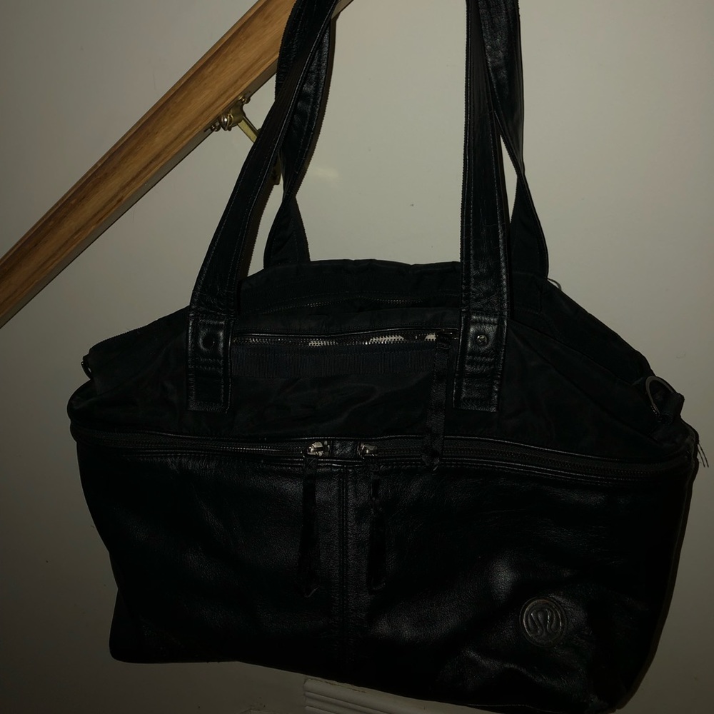 Lululemon black pattern duffle